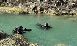 Tüm ekipler seferber oldu, suda kaybolan çocuğu arama çalışması sürüyor