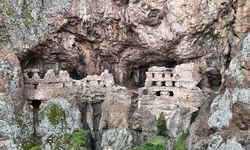 Sümela'yı andıran Alicin Manastırı doğal yapısıyla dikkat çekiyor