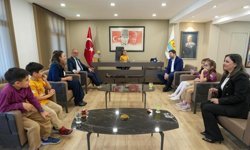 Başkan Boltaç koltuğunu devretti, çocuklar taleplerini sıraladı