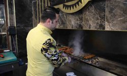 Babalarından kalan 54 yıllık lokantayı ayakta tutuyorlar