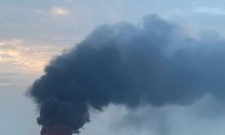 Bahreyn'e yapılan İran saldırıları yangına yol açtı