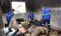 Belediye ekipleri yangının izlerini sildi, değerli eşyaları teslim etti