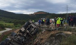 Kanala düşen tankerde can pazarı