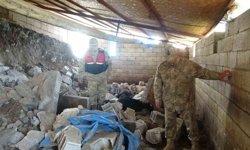 Kilis'te toprak kayması: Ahır çöktü, 40 hayvan telef oldu