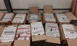 Otobüste tavan klimasına gizlenen 45 bin 200 paket sigara gümrüğe takıldı