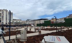 Kırmızı Lacivert Kent Meydanı yapım çalışmaları hızlandı