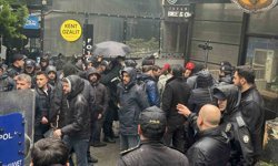 Beşiktaş'tan Taksim'e izinsiz yürümek isteyen grup gözaltına alındı