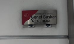 CHP'de tahliye sonrası temizlik çalışmaları devam ediyor