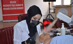 Huzurevi sakinlerine Anneler Günü'nde anlamlı dokunuş