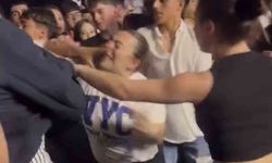 Konserde tekme ve yumruklar havada uçuştu