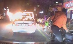 Mersin'de motor kısmından alev alan otomobil paniğe neden oldu