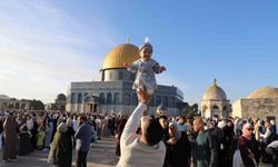 Mescid-i Aksa'da bayram namazı 140 bin Müslümanla kılındı