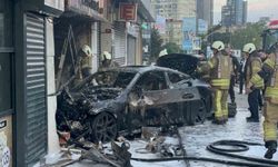 Şişli'de lüks araç dükkana girdi: 2 yaralı