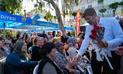 Tarsus'ta Anneler Günü coşkusu: Anneler ve çocuklar aynı sahnedeydi