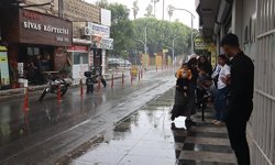Mersin, yeni haftaya yağışla başladı