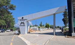 Mersin’de Kurban Bayramı arifesinde mezarlıklarda hüzünlü bayram ziyareti