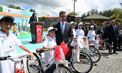 Babalarına sigarayı bıraktırdılar, bisikleti kaptılar