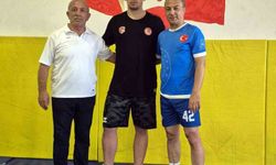 Sivaslı güreşçinin hedefi dünya zirvesi