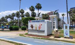 Mersin’de sıcak havalar, sahildeki seyyar esnafa kepenk kapattırıyor