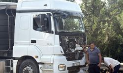 Tır, hafif ticari araca çarptı: 2 ölü, 2 yaralı