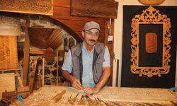 56 yaşındaki ahşap oyma ustası, ağaca sanatla yeniden şekil veriyor