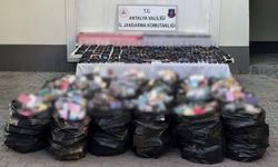 Antalya'da 5 milyon liraya yakın kaçak gözlük ve parfüm operasyonu