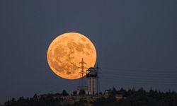 Astrofotoğrafçı 'Çilek Dolunayı'nı böyle görüntüledi