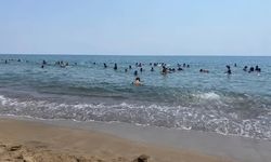 Koruma altındaki çocuklar deniz kampında moral depoladı