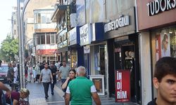 Mersinlinin yaz sıcaklarıyla imtihanı: “Alıştık” diyen de var, “Sinir ediyor” diyen de!