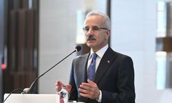 Bakan Uraloğlu: '8 kişi hayatını kaybetti, 19 yolcu için arama-kurtarma çalışmalarımız halen devam etmektedir'