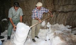 Antalya'da yörüklerin asırlık geleneği: Peynirler kar obruklarında saklanıyor