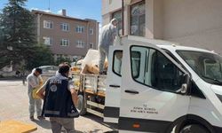 Kütahya'da emekli profesörün iki dairesinden tonlarca eşya ve çöp çıktı
