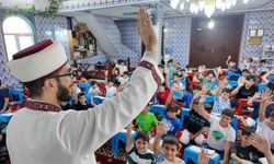 Mersin'de gönül çarşısı projesiyle cami çocuklarla doldu