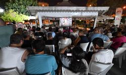 Mersin'de özel bireyler açık havada sinema keyfi yaşadı