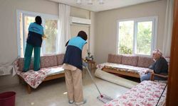 Mersin'de yaşlı ve yalnız vatandaşlara evde şefkat eli