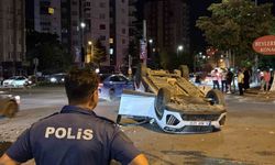 Otomobille çarpışan SUV araç takla attı: 2 yaralı