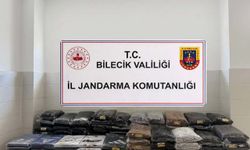 Yolcu otobüsünde 750 bin liralık kaçak giyim ele geçirildi