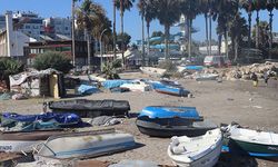 Mersin’de çürümeye terk edilen tekneler mezarlığı andırıyor