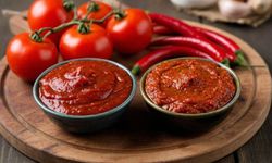 Sezonun ilk salçalık biber ve domatesleri Mersin Hali’ne düştü
