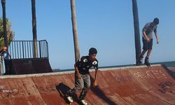 Mersin’de paten tutkunu gençler, Skate Park’ta buluşuyor