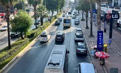Mersin’de sürücülerin sıcak hava ve trafikle imtihanı bitmiyor