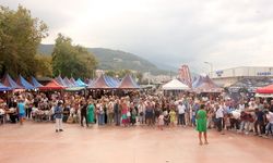 Çınarcık'ta 4 ton hamsi ikram edildi
