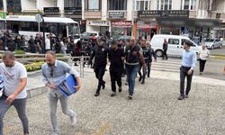 İnternetten araç satmak isteyenleri 'güvenli ödeme' tuzağıyla dolandıran şahıslara operasyon: 18 gözaltı