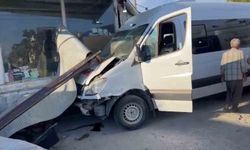 Şanlıurfa'da işçi servisi dükkana daldı: 10 yaralı