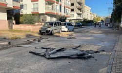 Mersin'de selin izleri gün ağarınca ortaya çıktı: Araçlar sürüklendi, yollar çöktü