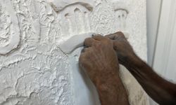 Parmaklarının ucunda alçı sanata dönüşüyor