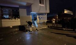 Adana'da 2'si çocuk, 5 kişinin bulunduğu eve el yapımı patlayıcı attılar
