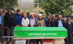Annesinin acısına dayanamadı: Anne ve oğlu defnedildi