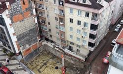 Bahçelievler'de zemininde çökme olan binalar dronla havadan görüntülendi