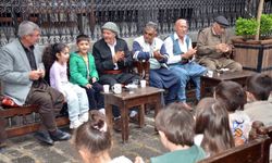 Diyarbakır'da çocuklar dengbajlerle buluştu, kültürel mirası tanıdı